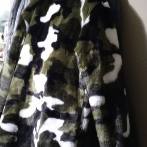Army print fur coat